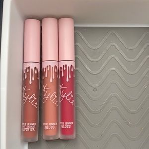 Kylie cosmetics light pink caps
